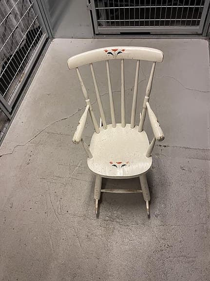 Barngungstol i trä