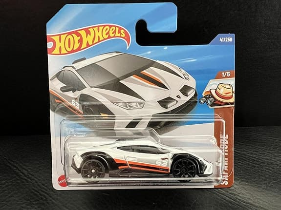 Hot Wheels Lamborghini Huracan Sterrato