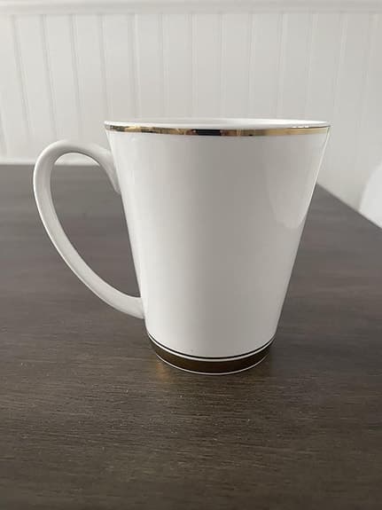 Oanvänd Mugg - Den officiella bröllopsserien