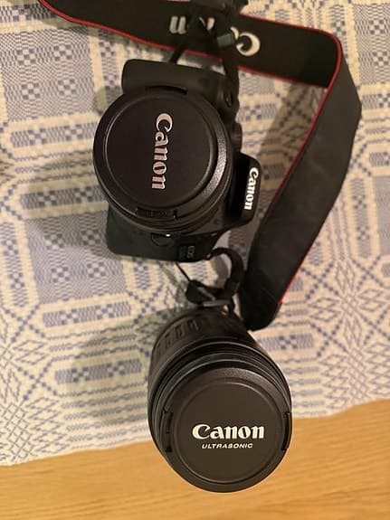 Canon EOS 550D 18-55 + extra 100-300