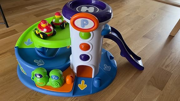 bilbana med 2 bilar