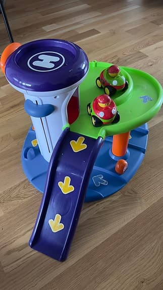 bilbana med 2 bilar