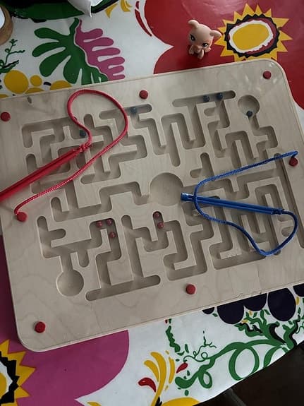 Magnet labyrint spel för barn