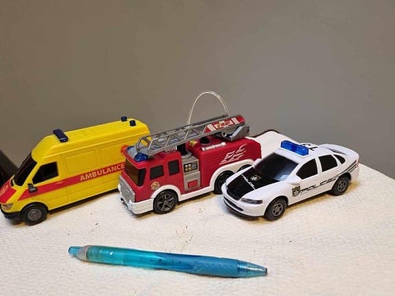 Räddningsfordon ambuland brandbil polis