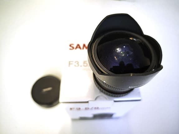 Samyang 8mm f/3.5 UMC Fish-eye CS II; Sony A mount Objektiv