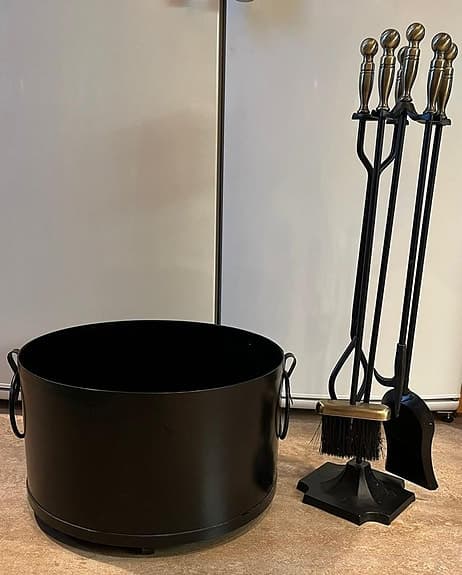 Eldset / Brasställ Vedkorg metall.