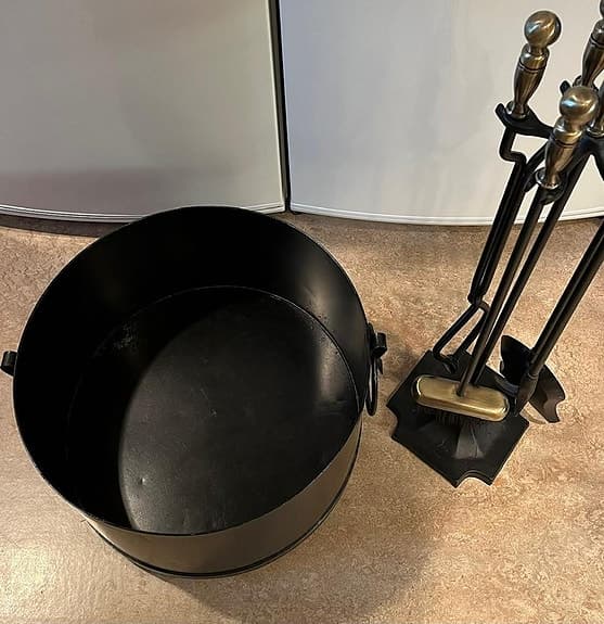 Eldset / Brasställ Vedkorg metall.