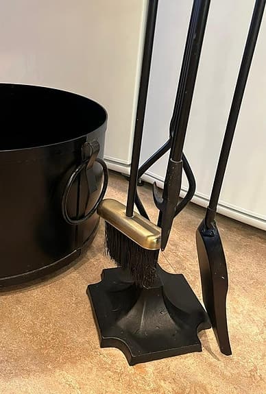 Eldset / Brasställ Vedkorg metall.