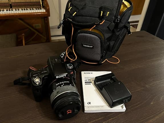 Sony Alpha SLT-A55 med två Objektiv.