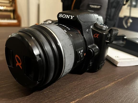 Sony Alpha SLT-A55 med två Objektiv.