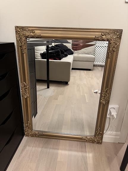 spegel guld 50*70 (62*82)