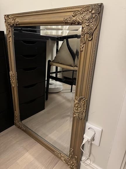 spegel guld 50*70 (62*82)