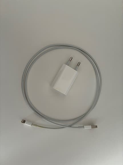 Apple 5W USB-A charger and USB-A to Lightning cable 1m