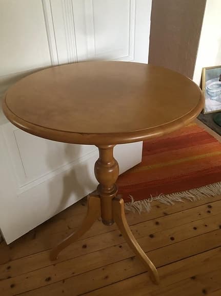 Pelarbord svensktillverkad Wigells Malmbäck