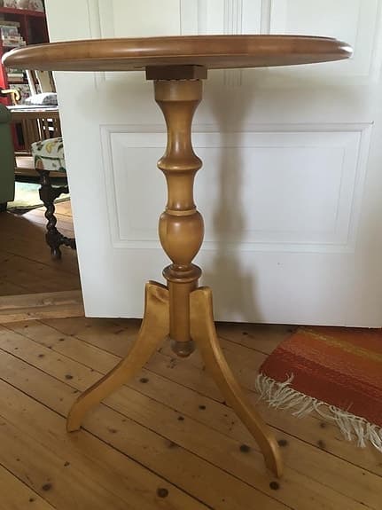 Pelarbord svensktillverkad Wigells Malmbäck