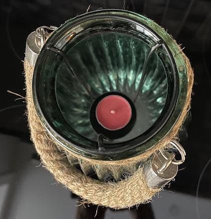 Glaslykta grön med handtag i rep