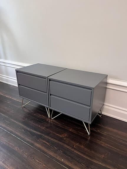 Sängbord x2 i grå - Elona från Made.com
