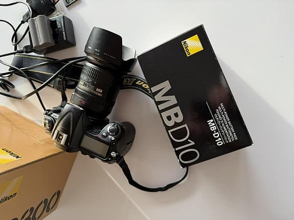 Nikon D300 + 4 objektiv + batterigrepp – komplett fotokit