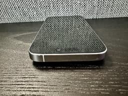 Vit iPhone 15 PRO 128 gb (defekt baksida)