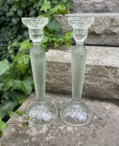 Fynd! 2st Höga fina Ljusstakar i Glas. Oanvända, Nyskick.