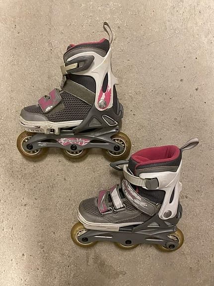 Roller skates adjustable size 28-32 | Skates, rullskridskor