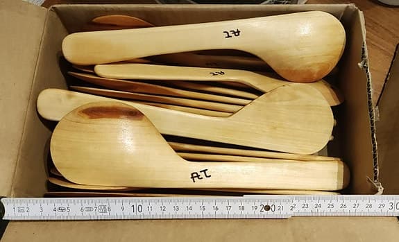 Handgjord stekspade i björk, för höger- el vänsterhänta