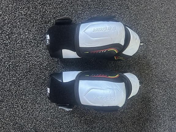 Hockey axelskydd och armbågsskydd