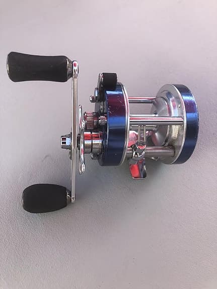 Fiskerulle, spinnrulle DMK, baitcasting reel