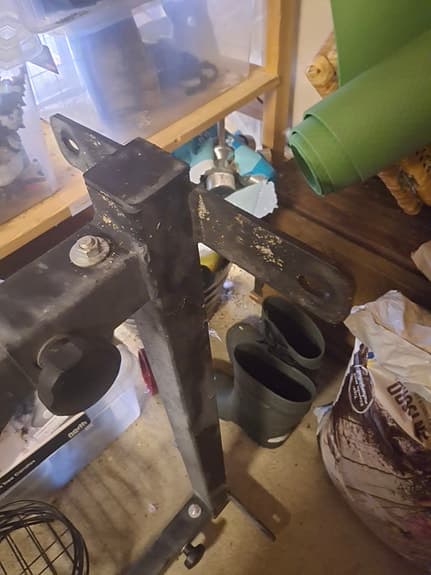 boxningsäck med stativ och handskar