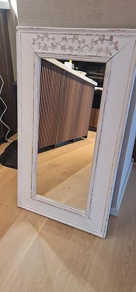 Vit Rustik Målad Spegel 80x45cm