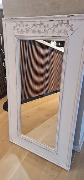 Vit Rustik Målad Spegel 80x45cm