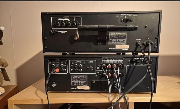 HITACHI AMPLIFIER OCH TUNER