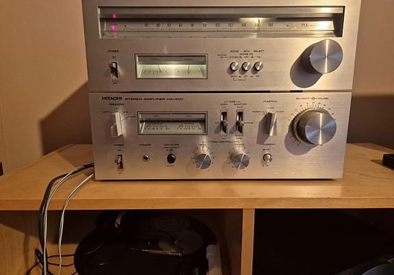 HITACHI FÖRSTÄRKARE HA-330  OCH TUNER FT-340