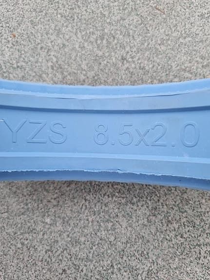 Ny | elscooter/elsparkcykel punkteringsfritt däck 8.5×2