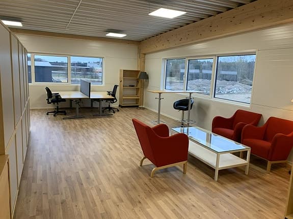 Snygga röda fåtöljer