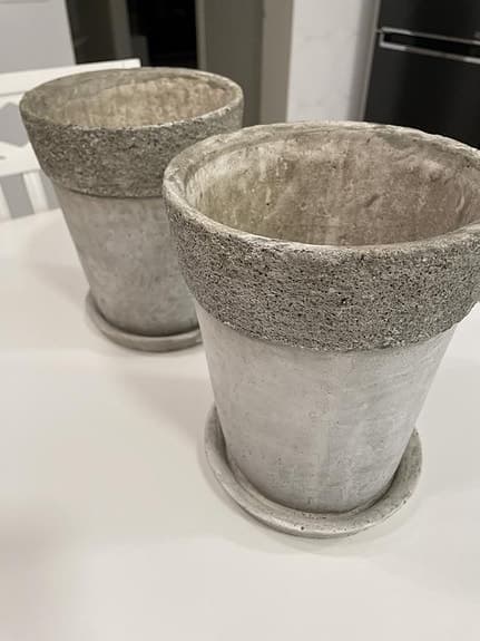 2 jättefina krukor från Miljögården