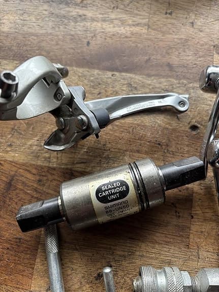 SHIMANO 105 Cykeldelar + några verktyg
