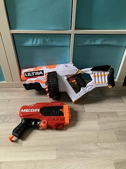 Två Nerfgevär