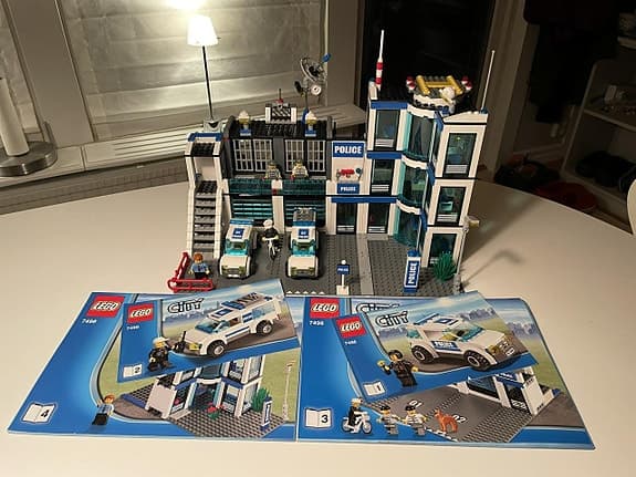 Lego City Police station 7498