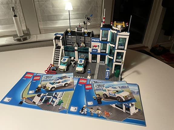 Lego City Police station 7498