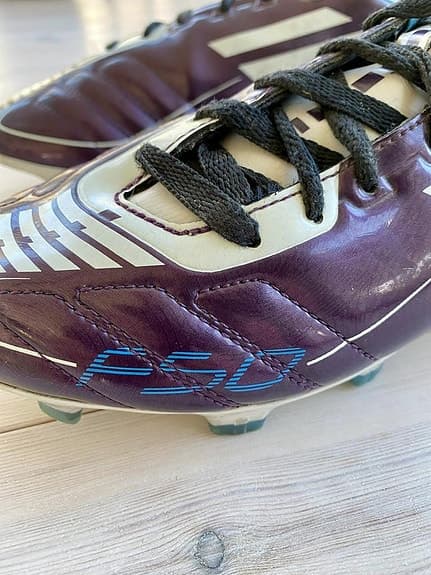 Fotbollsskor adidas F10 Traxion FG stl 40