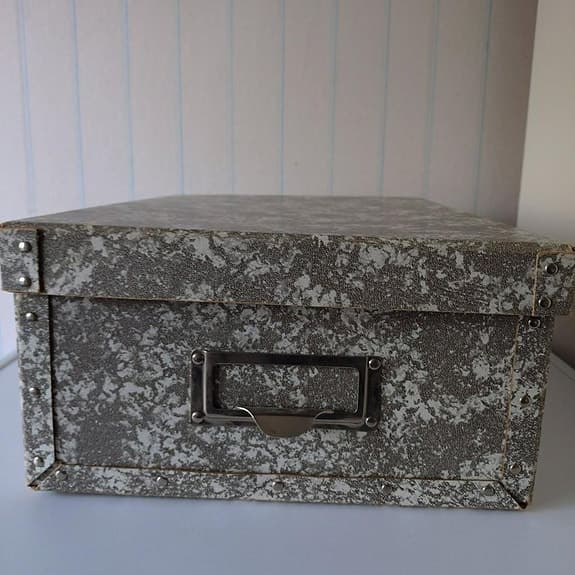 Förvaringslåda i papp