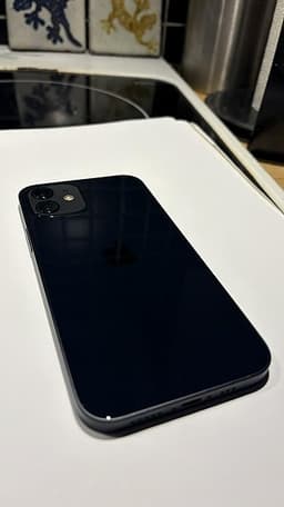 iPhone 12 64 GB Svart – fint skick!