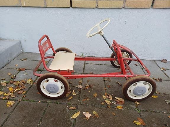 Retro trampebil