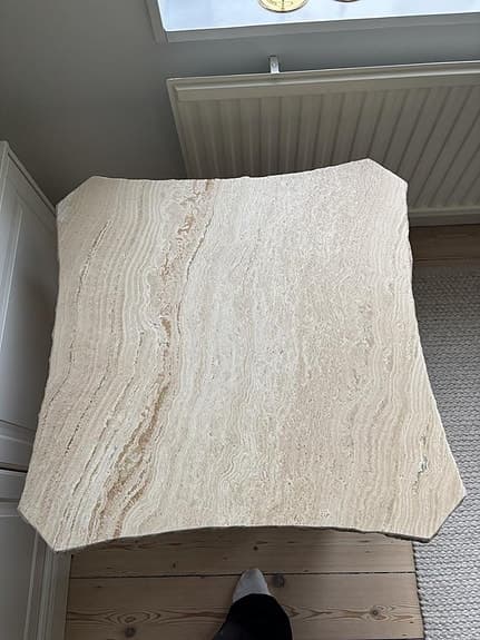 Soffbord/sidobord i travertin