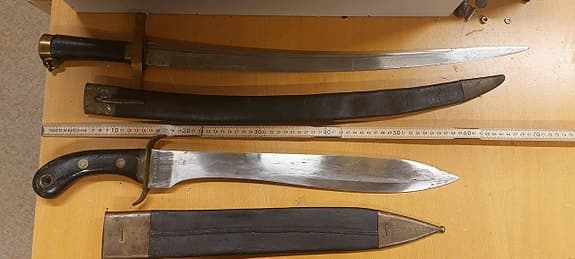 Huggare och bajonetter