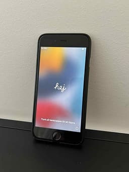 iPhone 7 32 GB (NN8X2ZD/A) – med Nudient-skal