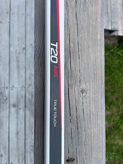 Sherwood T20 Jr Trähockeyklubba med ABS Blad - Signerad