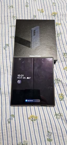 SAMSUNG Galaxy Z Fold 6
