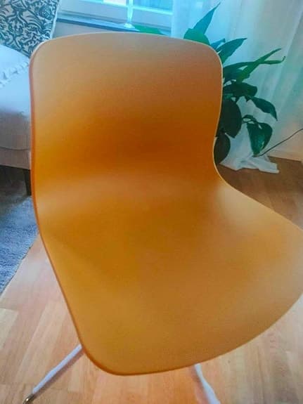 Stol HAY About A Chair